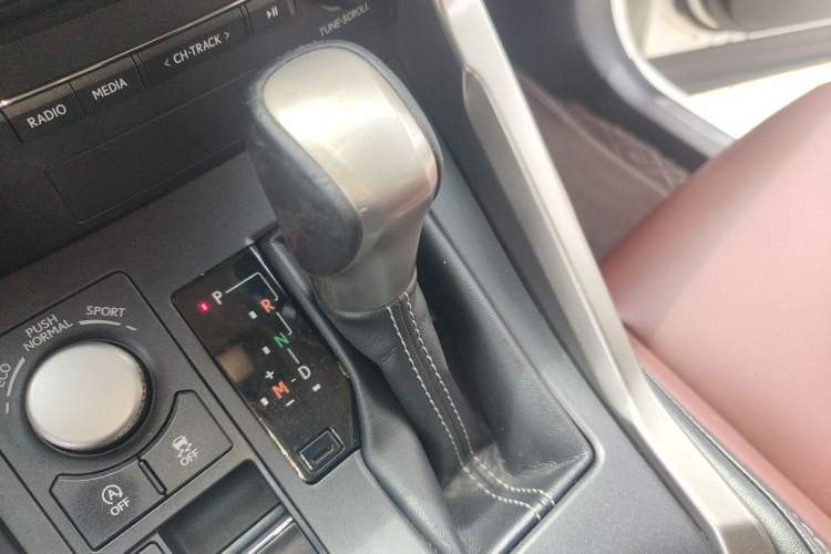 Used Lexus NX 2015 200T All-Wheel-Drive Fēngshàng Edition Gear Lever