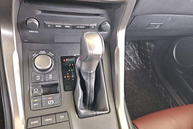 Used Lexus NX 2015 200T All-Wheel-Drive Fēngshàng Edition Gear Lever
