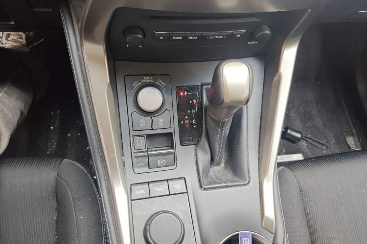 Used Lexus NX 2015 200 Front-Wheel Drive X-Trail SE Edition Gear Lever