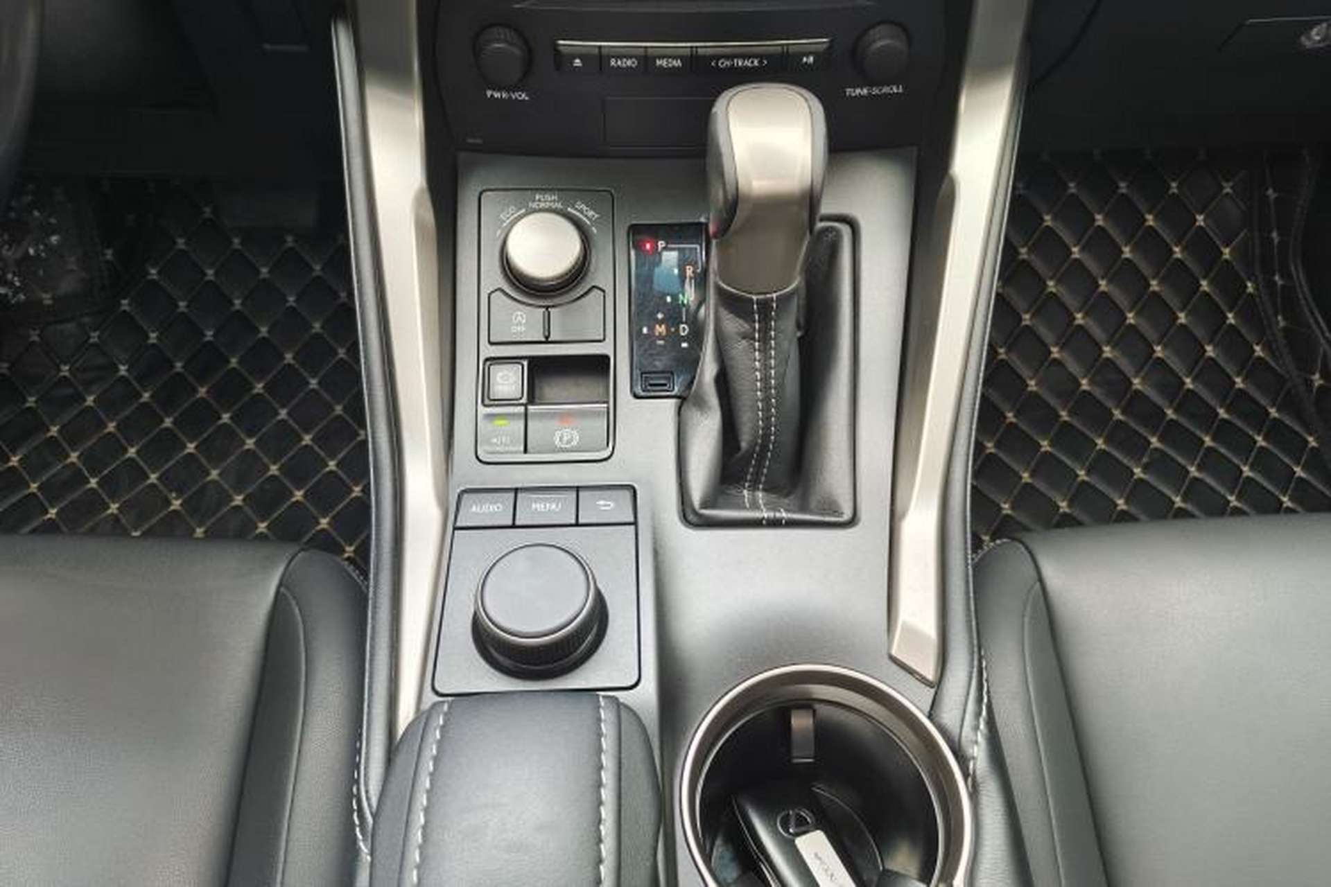 Used Lexus NX 2015 200T All-Wheel-Drive Fēngshàng Edition Gear Lever