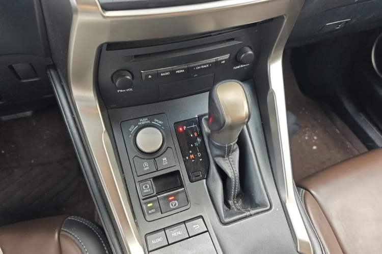 Used Lexus NX 2015 200 Front-Wheel Drive X-Trail SE Edition Gear Lever
