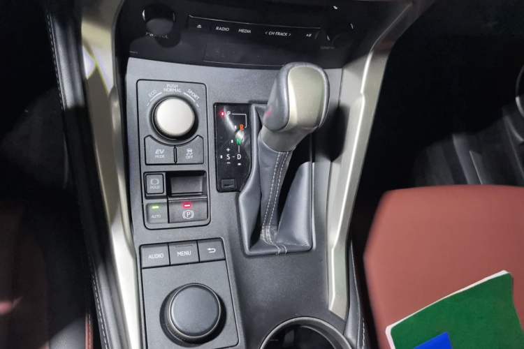 Used Lexus NX 2015 300h All-Wheel-Drive Fēngzhì Edition Gear Lever