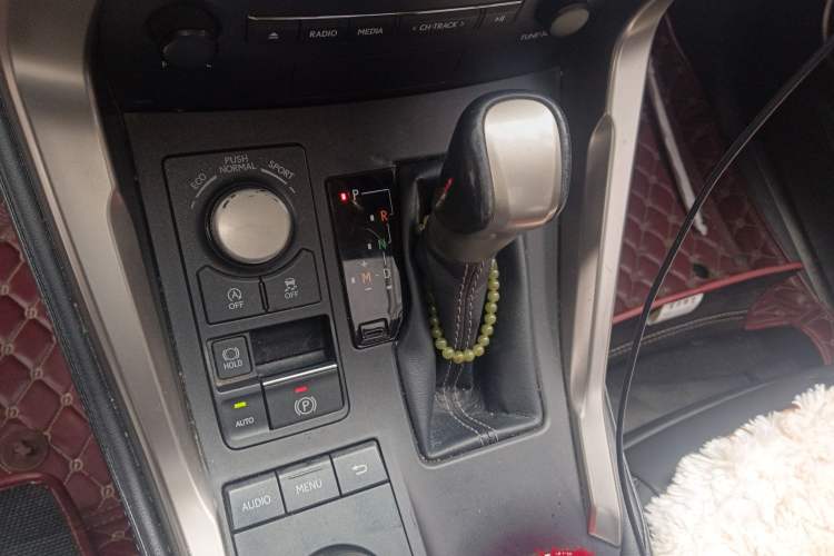 Used Lexus NX 2015 200T All-Wheel-Drive Fēngshàng Edition Gear Lever