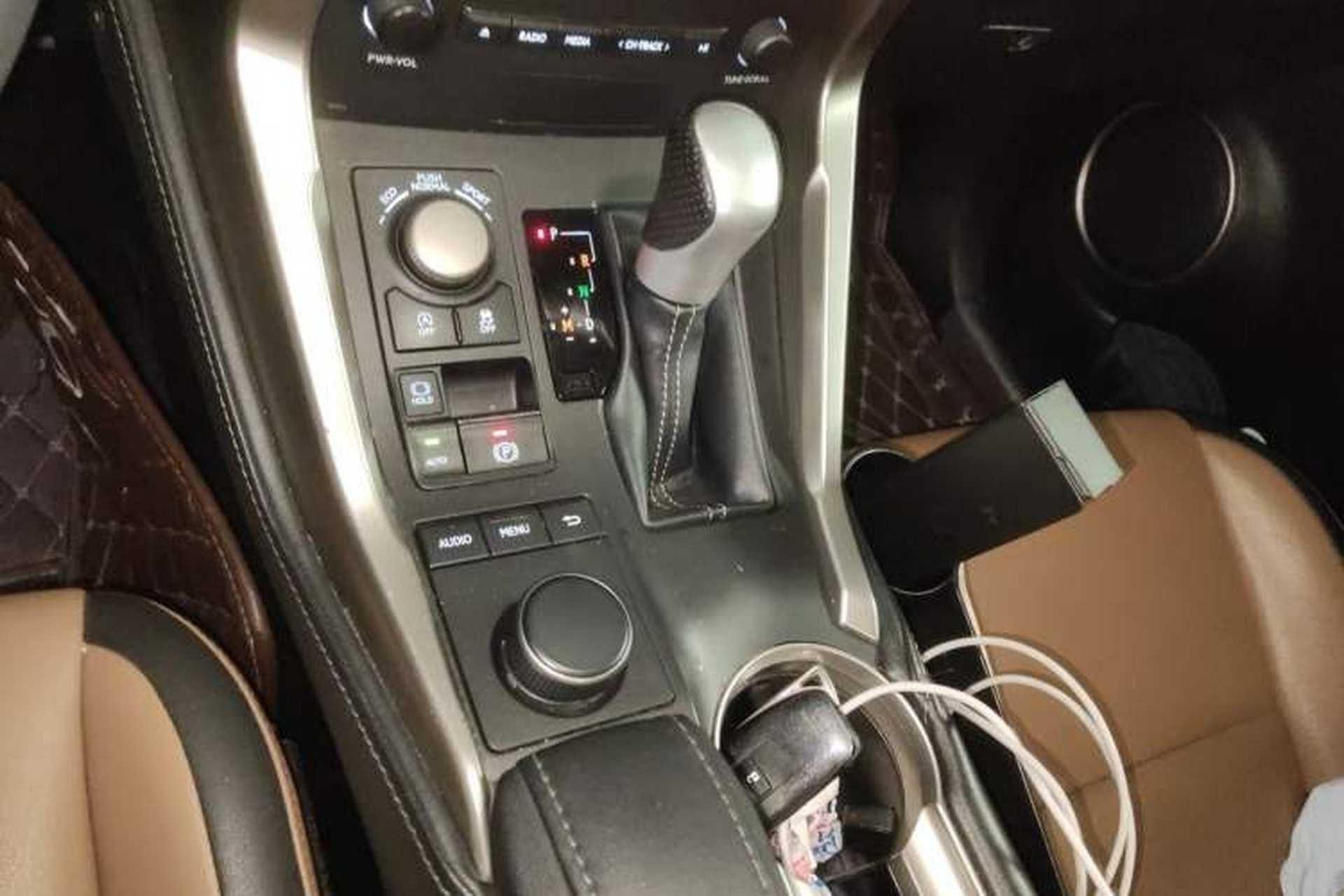 Used Lexus NX 2015 200T All-Wheel-Drive Fēngshàng Edition Gear Lever