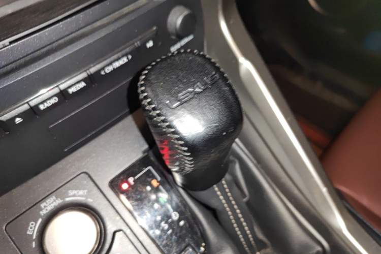 Used Lexus NX 2015 300h Front-Drive Fēngshàng Edition Gear Lever