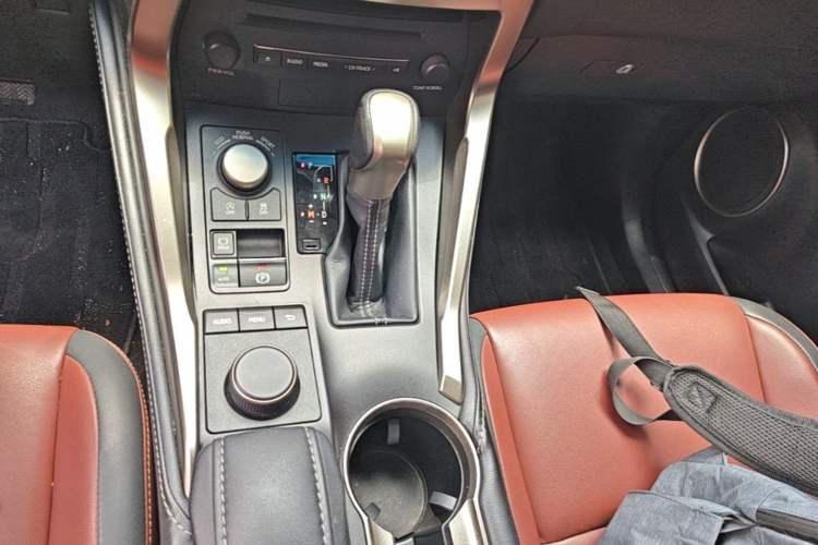 Used Lexus NX 2015 200 All-Wheel Drive Fēngshàng Edition Gear Lever