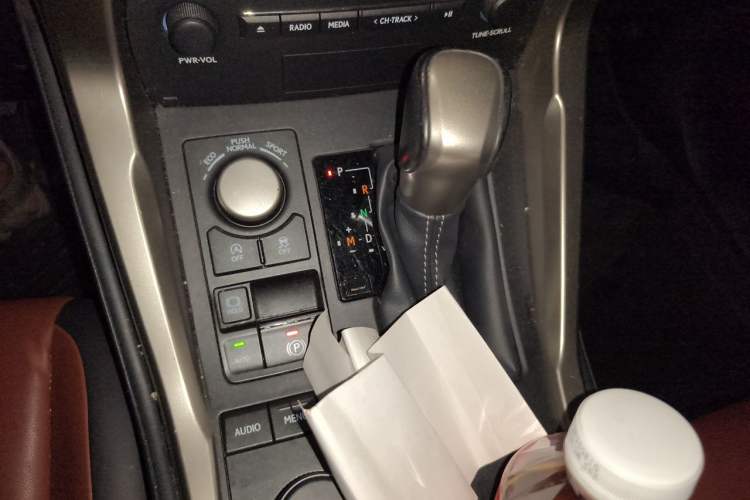 Used Lexus NX 2015 200T All-Wheel-Drive Fēngshàng Edition Gear Lever