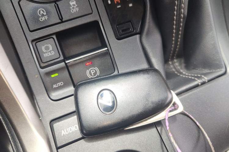 Used Lexus NX 2015 200T All-Wheel-Drive Fēngshàng Edition Interior 1