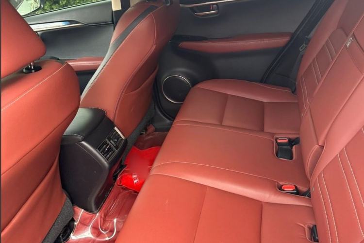 Used Lexus NX 2015 300h All-Wheel-Drive Fēngzhì Edition Interior 1