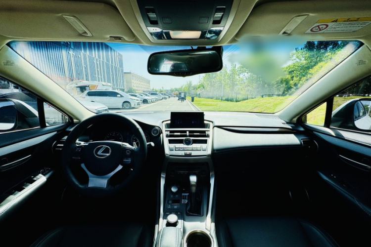 Used Lexus NX 2015 200T All-Wheel-Drive Fēngshàng Edition Interior 2