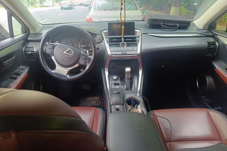 Used Lexus NX 2015 200T All-Wheel-Drive Fēngshàng Edition Interior 2