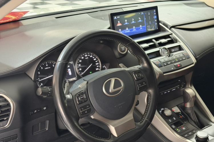 Used Lexus NX 2015 200T All-Wheel-Drive Fēngshàng Edition Interior 2