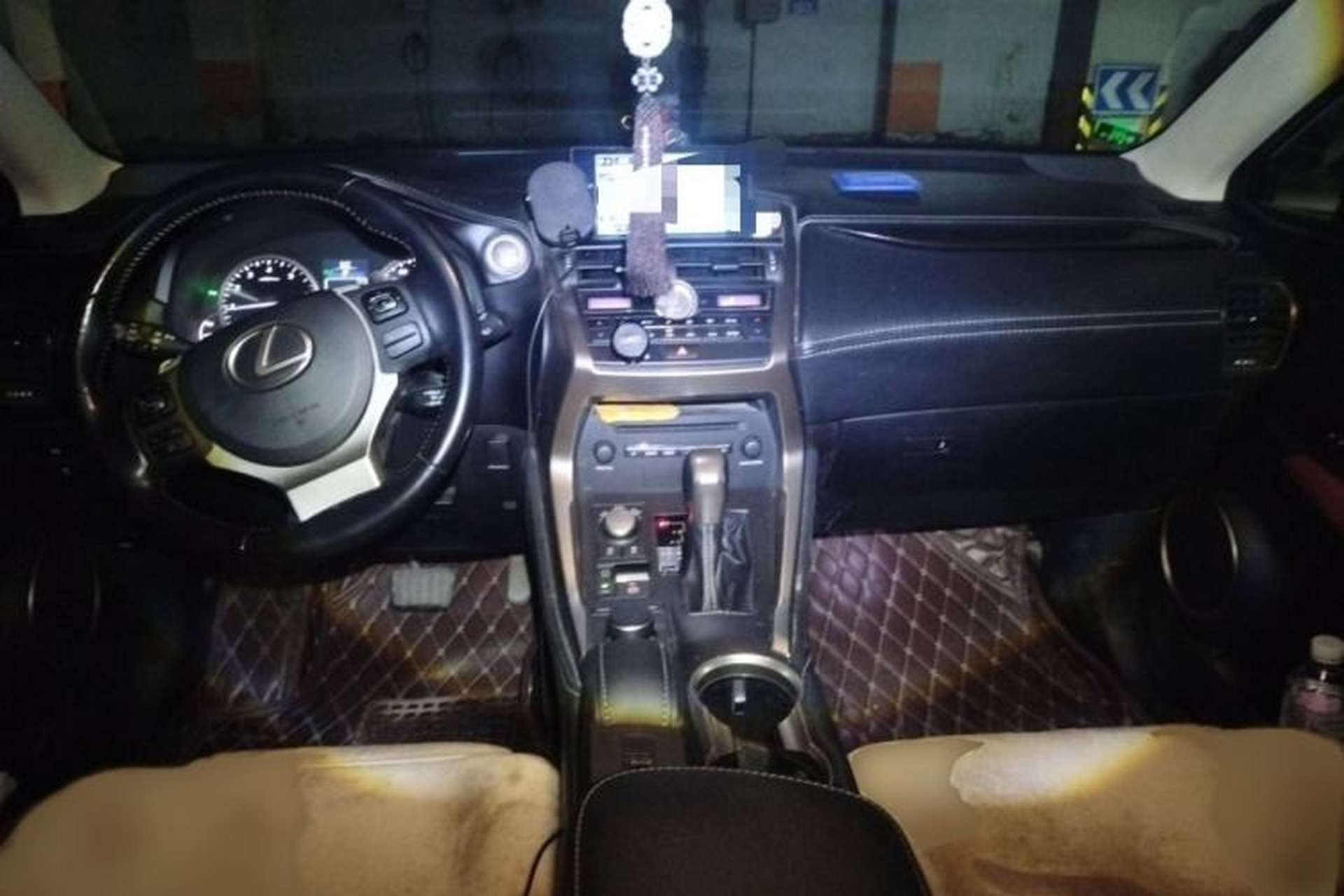 Used Lexus NX 2015 200T All-Wheel-Drive Fēngshàng Edition Interior 2