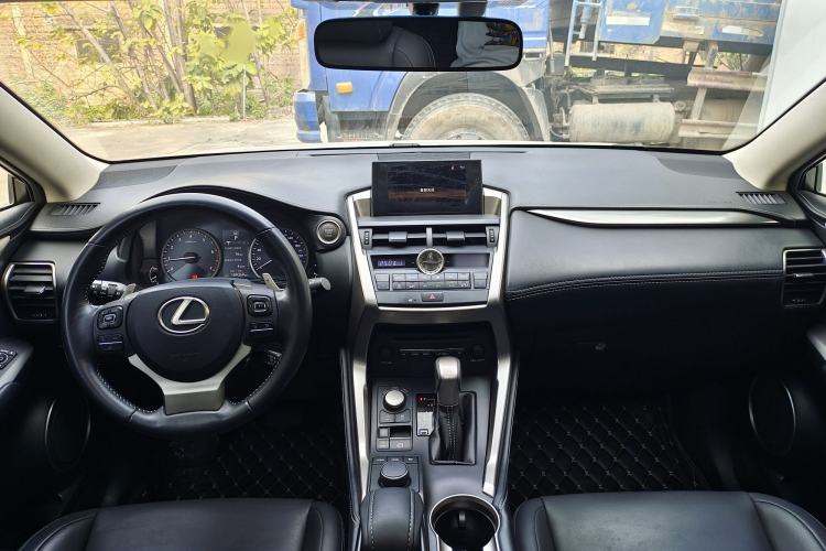 Used Lexus NX 2015 200T All-Wheel-Drive Fēngshàng Edition Interior 2