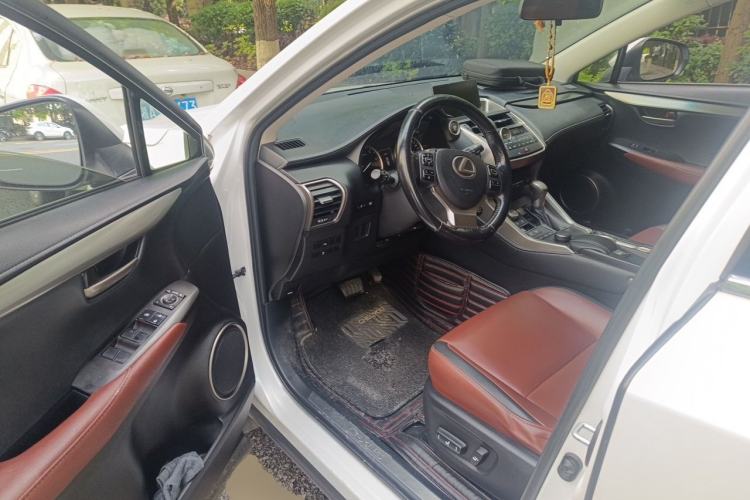 Used Lexus NX 2015 200T All-Wheel-Drive Fēngshàng Edition Interior 3