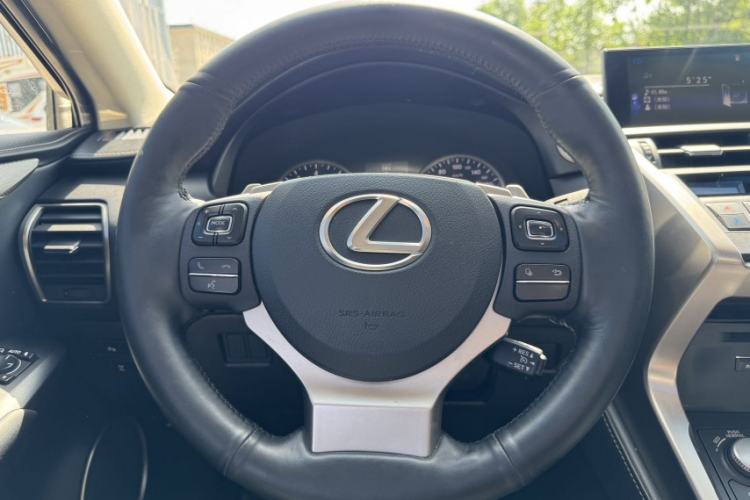 Used Lexus NX 2015 200T All-Wheel-Drive Fēngshàng Edition Interior 4