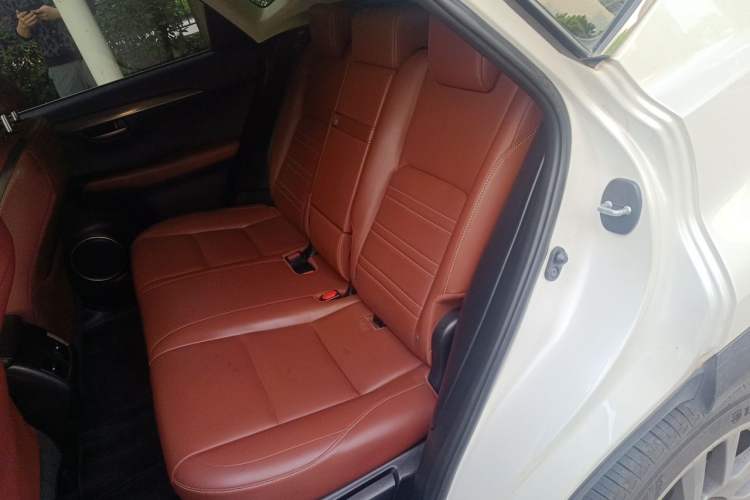 Used Lexus NX 2015 200T All-Wheel-Drive Fēngshàng Edition Interior 4