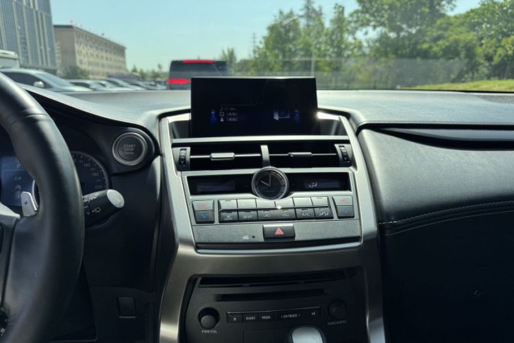 Used Lexus NX 2015 200T All-Wheel-Drive Fēngshàng Edition Interior 5