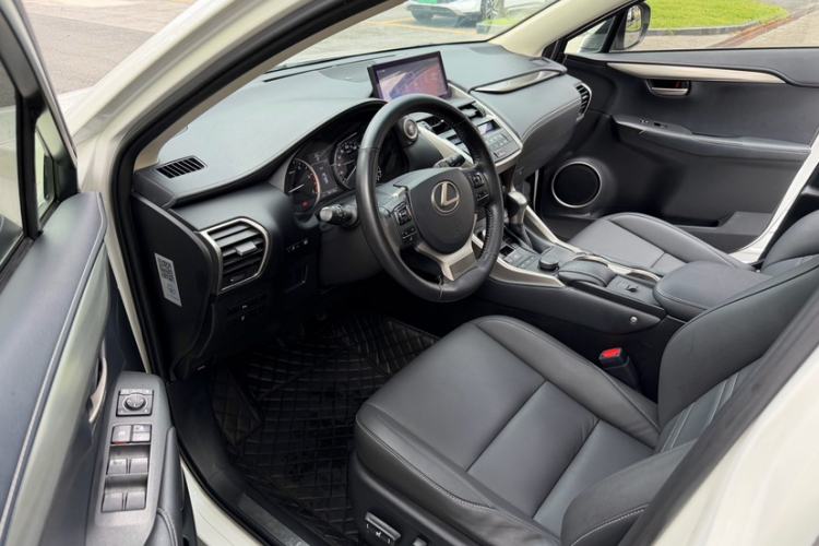 Used Lexus NX 2015 200T All-Wheel-Drive Fēngshàng Edition Interior 6
