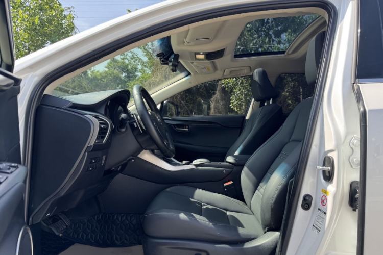 Used Lexus NX 2015 200T All-Wheel-Drive Fēngshàng Edition Interior 8