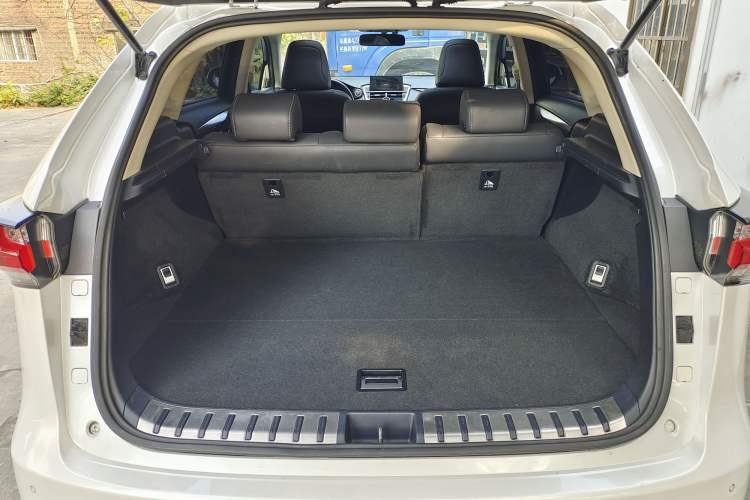 Used Lexus NX 2015 200T All-Wheel-Drive Fēngshàng Edition Interior 9