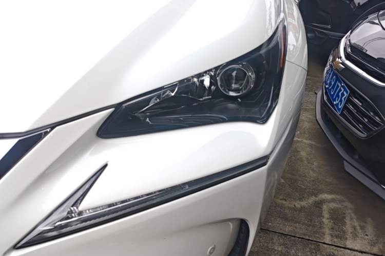 Used Lexus NX 2015 200 Front-Wheel Drive X-Trail SE Edition Left Front Headlight