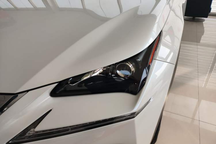 Used Lexus NX 2015 200 Front-Wheel Drive X-Trail SE Edition Left Front Headlight