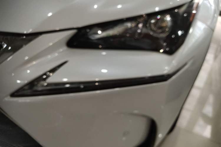 Used Lexus NX 2015 200 Front-Wheel Drive X-Trail SE Edition Left Front Headlight