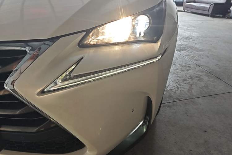 Used Lexus NX 2015 200T All-Wheel-Drive Fēngshàng Edition Left Front Headlight