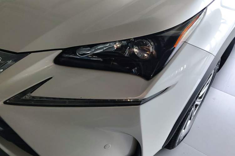 Used Lexus NX 2015 200 Front-Wheel Drive X-Trail SE Edition Left Front Headlight