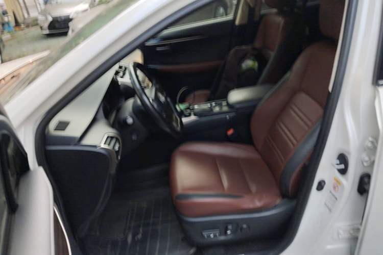 Used Lexus NX 2015 300h All-Wheel-Drive Fēngzhì Edition Left Front Seat