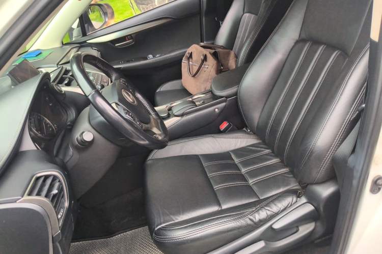 Used Lexus NX 2015 200 Front-Wheel Drive X-Trail SE Edition Left Front Seat