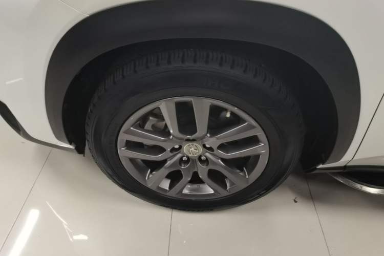 Used Lexus NX 2015 200T All-Wheel-Drive Fēngshàng Edition Left Front Wheel Hub