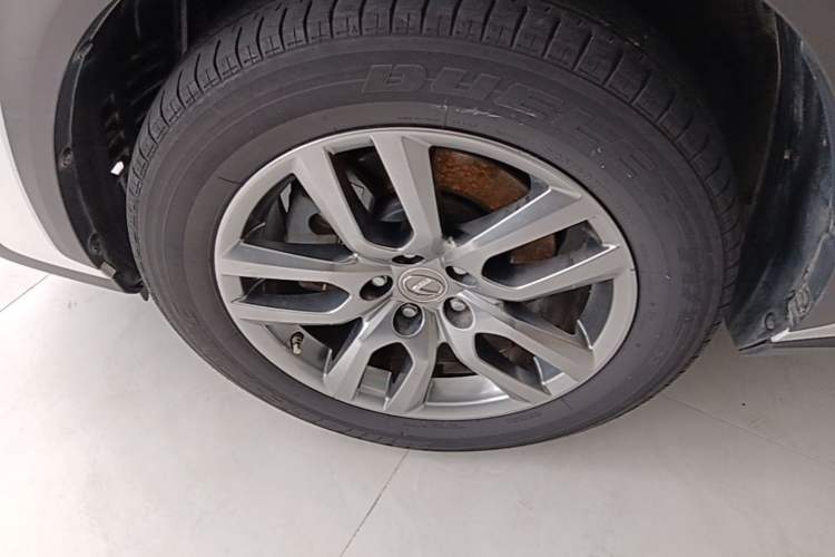 Used Lexus NX 2015 200T All-Wheel-Drive Fēngshàng Edition Left Front Wheel Hub