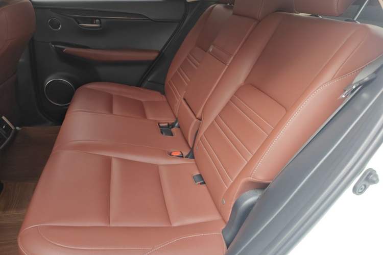 Used Lexus NX 2015 200T All-Wheel-Drive Fēngshàng Edition Left Rear Seat
