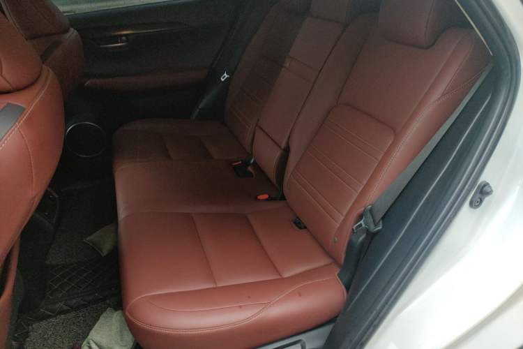 Used Lexus NX 2015 200T All-Wheel-Drive Fēngshàng Edition Left Rear Seat