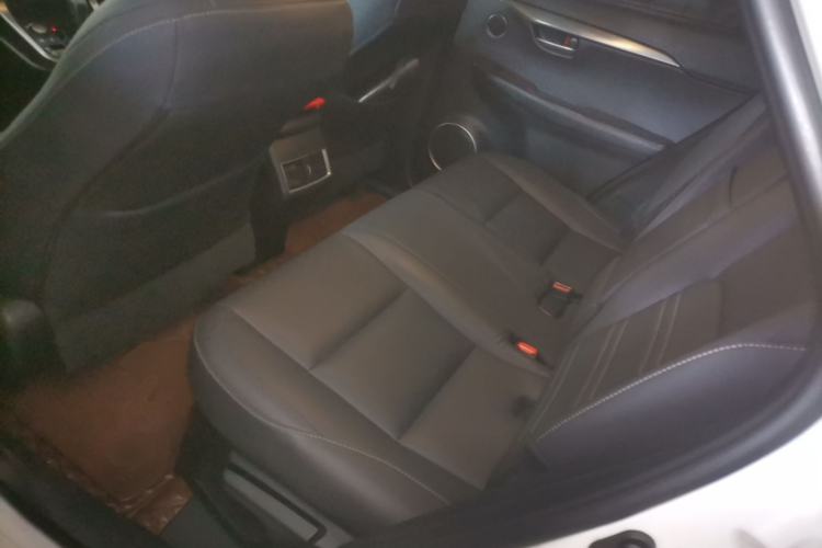 Used Lexus NX 2015 300h Front-Drive Fēngshàng Edition Left Rear Seat