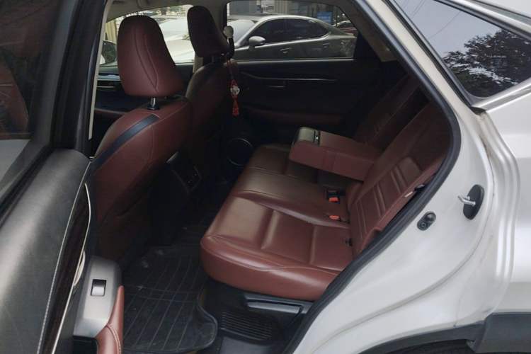 Used Lexus NX 2015 300h All-Wheel-Drive Fēngzhì Edition Left Rear Seat