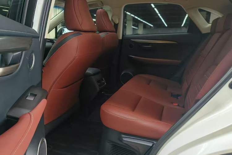 Used Lexus NX 2015 200T All-Wheel-Drive Fēngshàng Edition Left Rear Seat