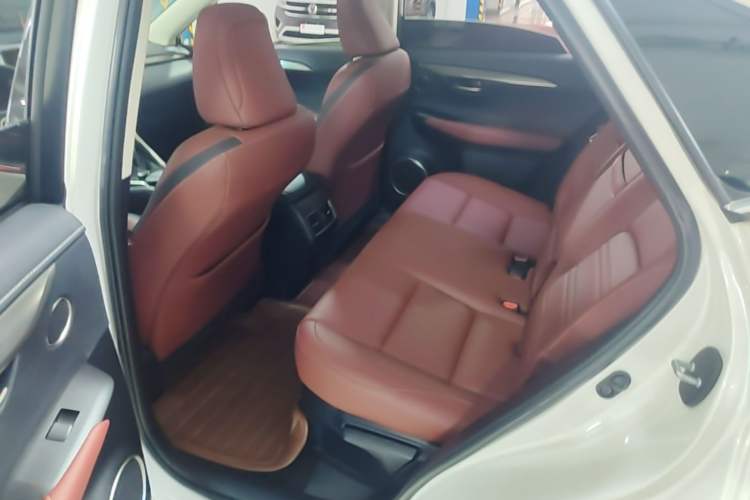 Used Lexus NX 2015 200T All-Wheel-Drive Fēngshàng Edition Left Rear Seat
