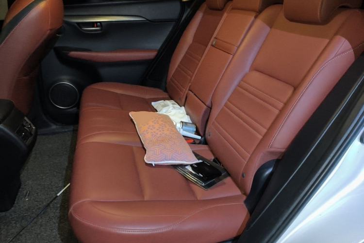 Used Lexus NX 2015 200T All-Wheel-Drive Fēngshàng Edition Left Rear Seat