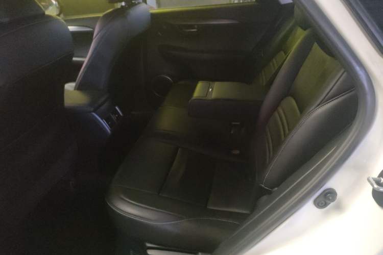 Used Lexus NX 2015 200T All-Wheel-Drive Fēngshàng Edition Left Rear Seat