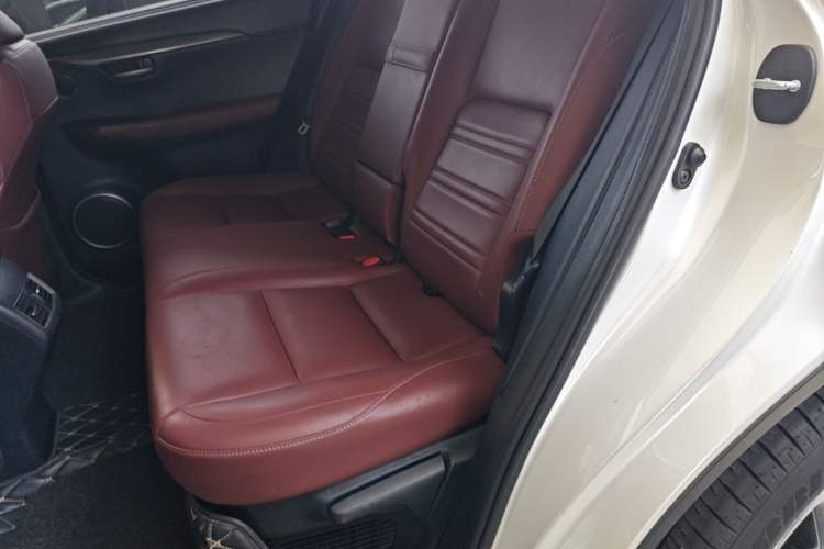 Used Lexus NX 2015 200T All-Wheel-Drive Fēngshàng Edition Left Rear Seat