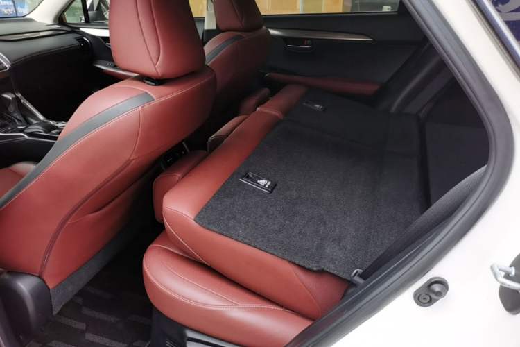 Used Lexus NX 2015 300h Front-Drive Fēngshàng Edition Left Rear Seat