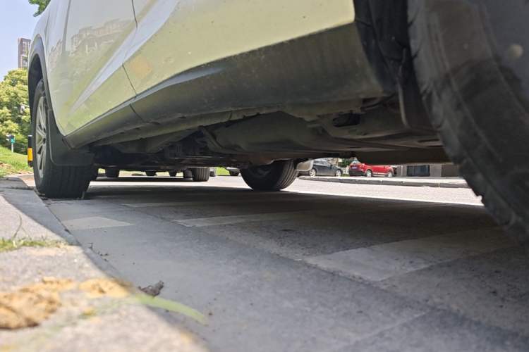 Used Lexus NX 2015 200 Front-Wheel Drive X-Trail SE Edition Left Side Sill