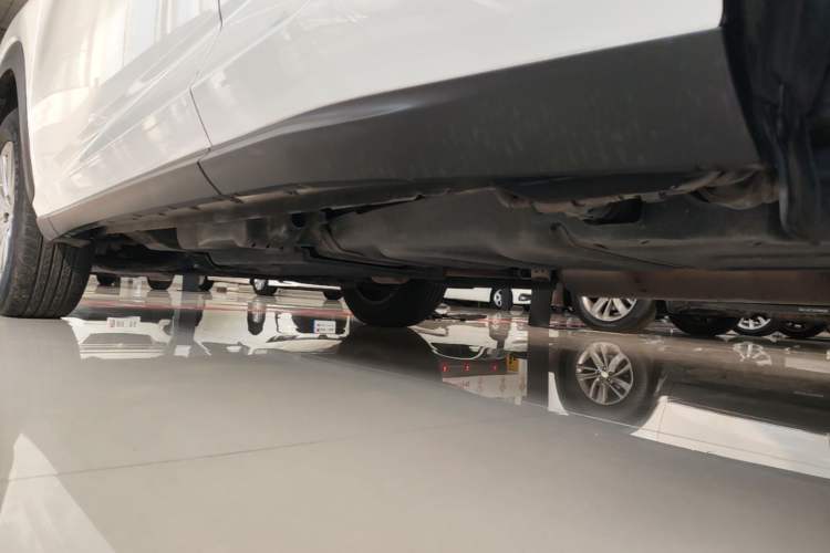 Used Lexus NX 2015 200 Front-Wheel Drive X-Trail SE Edition Left Side Sill