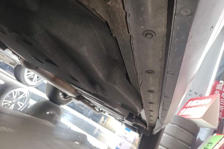 Used Lexus NX 2015 200 Front-Wheel Drive X-Trail SE Edition Left Side Sill