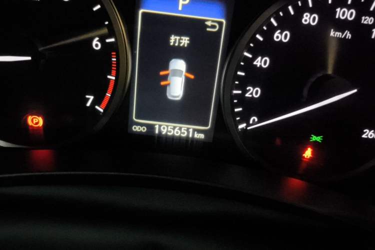 Used Lexus NX 2015 200 All-Wheel Drive Fēngshàng Edition Odometer Close Up
