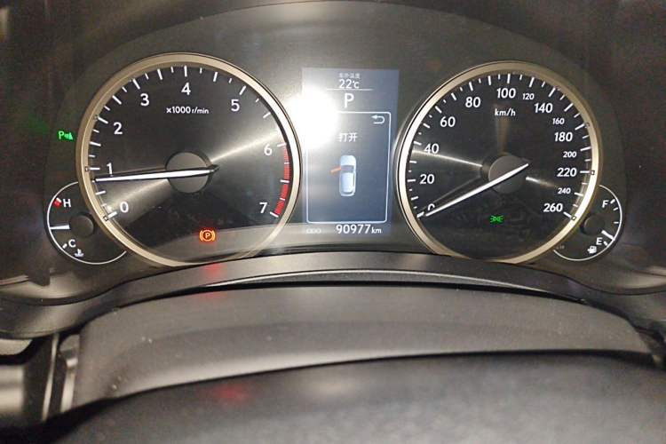 Used Lexus NX 2015 200T All-Wheel-Drive Fēngshàng Edition Odometer Close Up