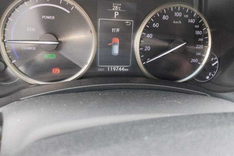 Used Lexus NX 2015 300h All-Wheel-Drive Fēngzhì Edition Odometer Close Up